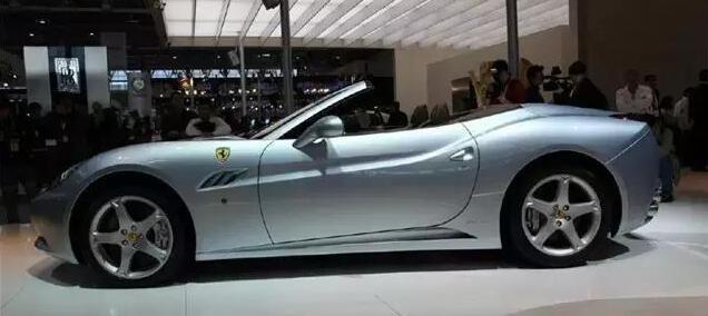 都說手動擋更有樂趣 為何超跑不用手動擋？